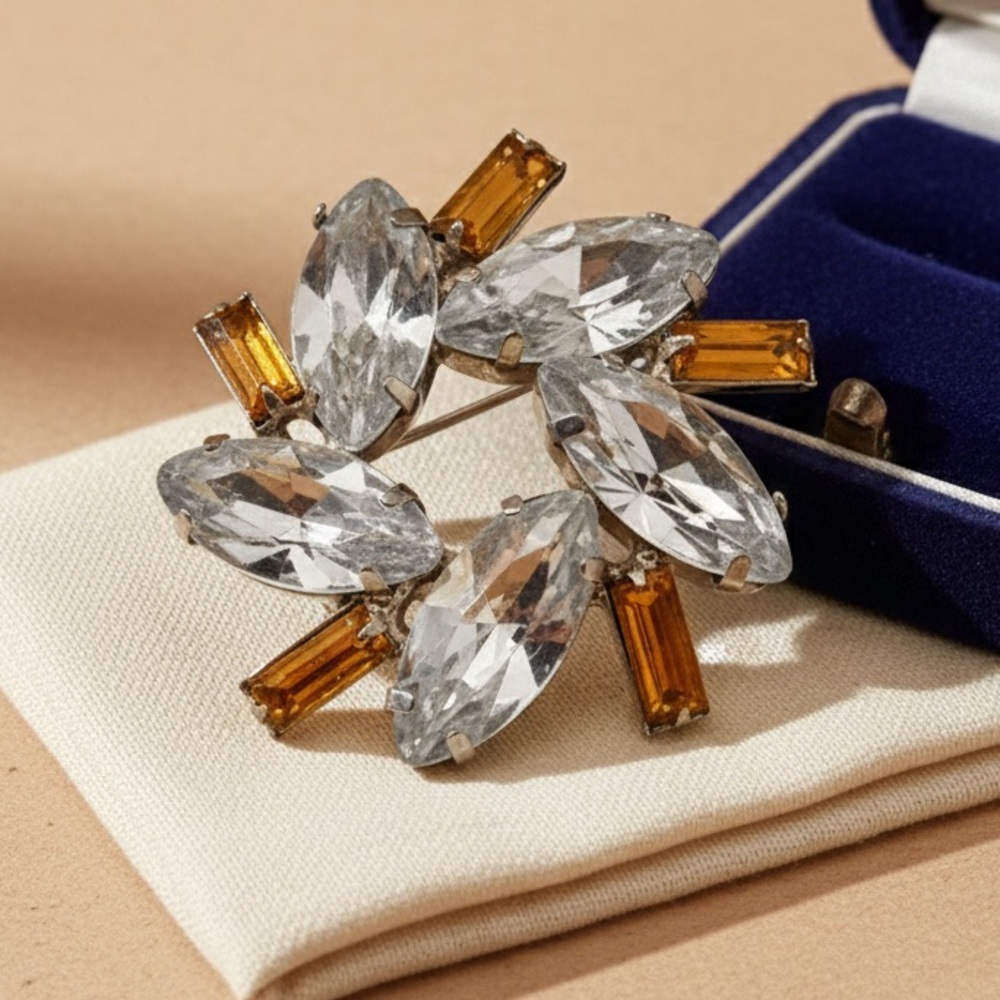 Vintage Mid-Century Rhinestone Wreath Brooch Amber & Clear Marquise
